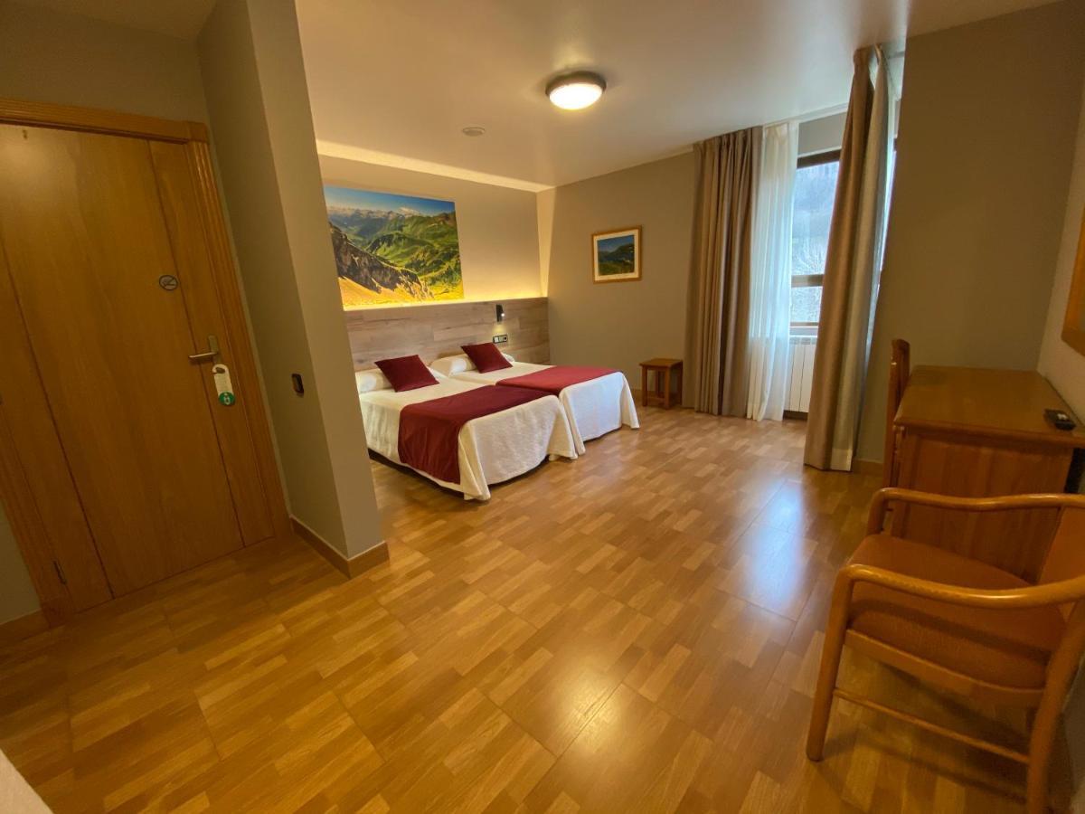Hotel Lacreu Salardú Εξωτερικό φωτογραφία