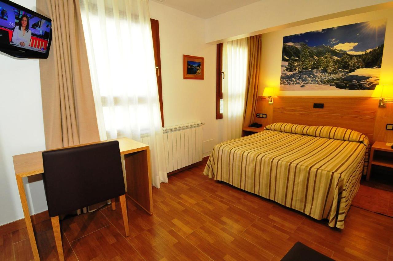 Hotel Lacreu Salardú Εξωτερικό φωτογραφία